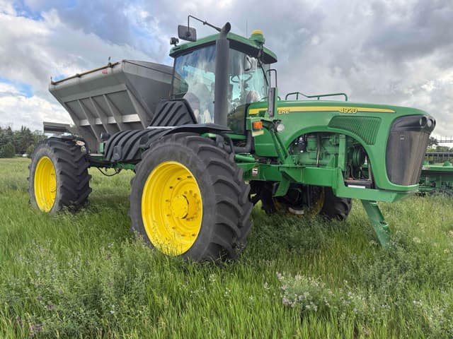 Image of John Deere 4920 equipment image 1