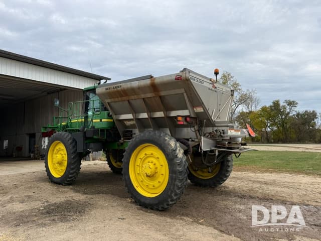 Image of John Deere 4920 equipment image 4