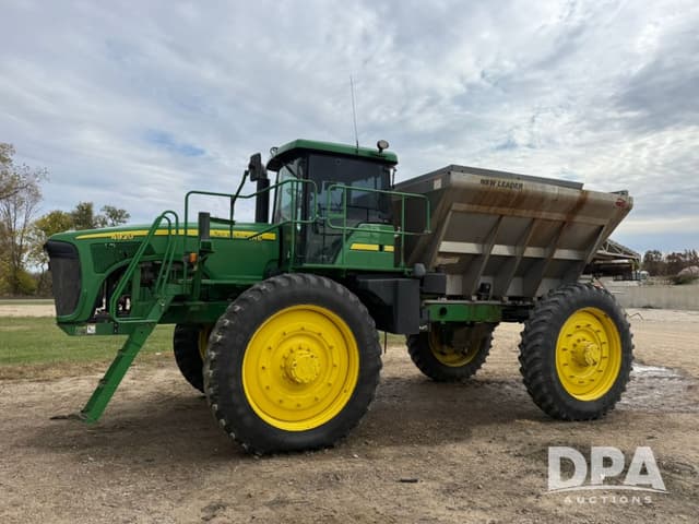 Image of John Deere 4920 equipment image 1