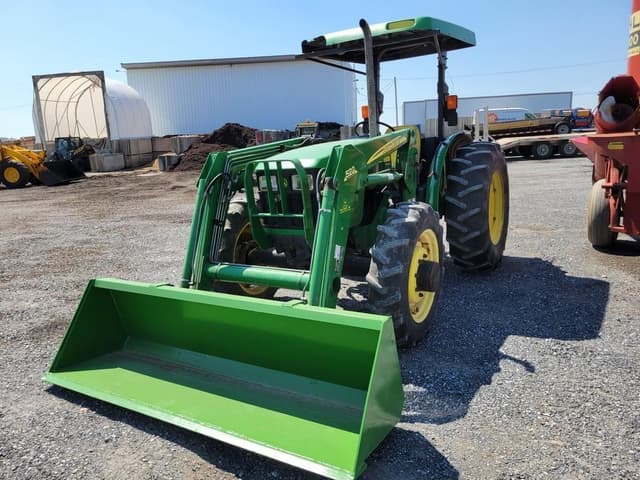 Image of John Deere 5105 equipment image 1