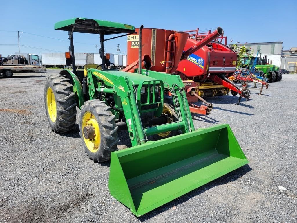 Image of John Deere 5105 Primary image
