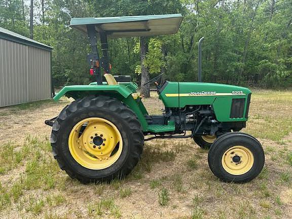 Image of John Deere 5203 equipment image 4