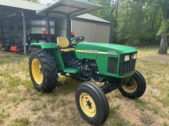 Image of John Deere 5203 equipment image 3