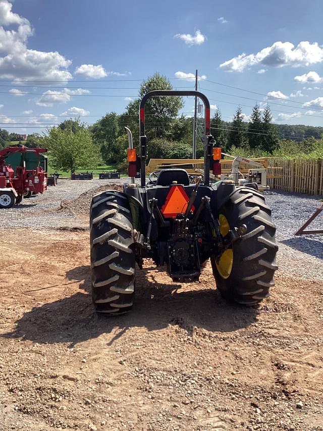 Image of John Deere 5205 equipment image 2