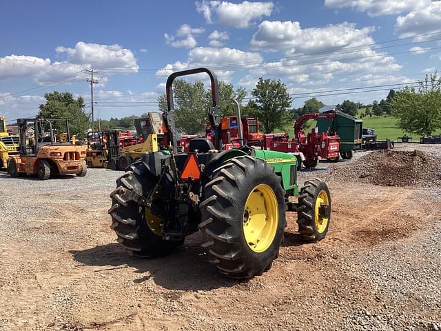 Image of John Deere 5205 equipment image 4