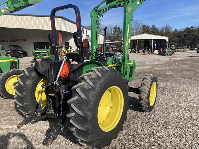 Image of John Deere 5205 equipment image 3