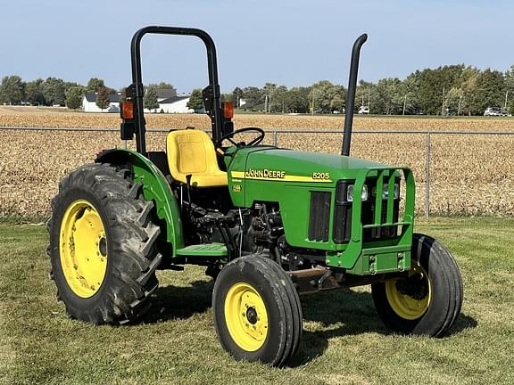 Image of John Deere 5205 Primary image