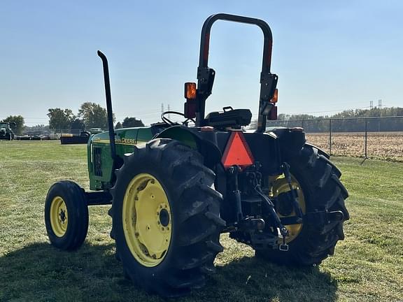 Image of John Deere 5205 equipment image 4