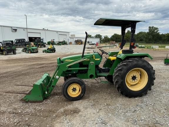 Image of John Deere 5303 equipment image 3