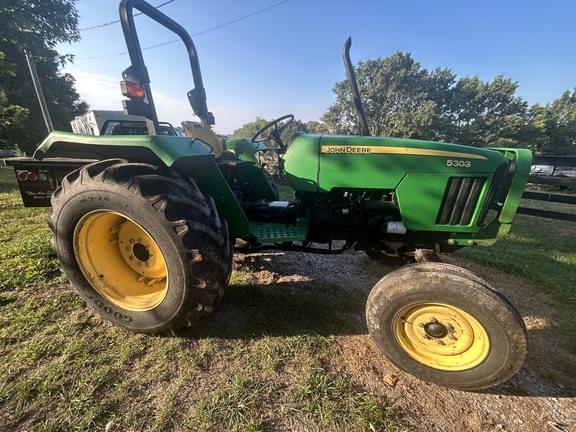 Image of John Deere 5303 equipment image 2