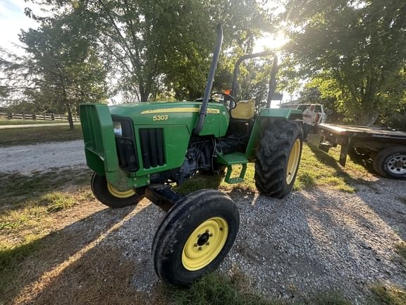 2006 John Deere 5303 Equipment Image0