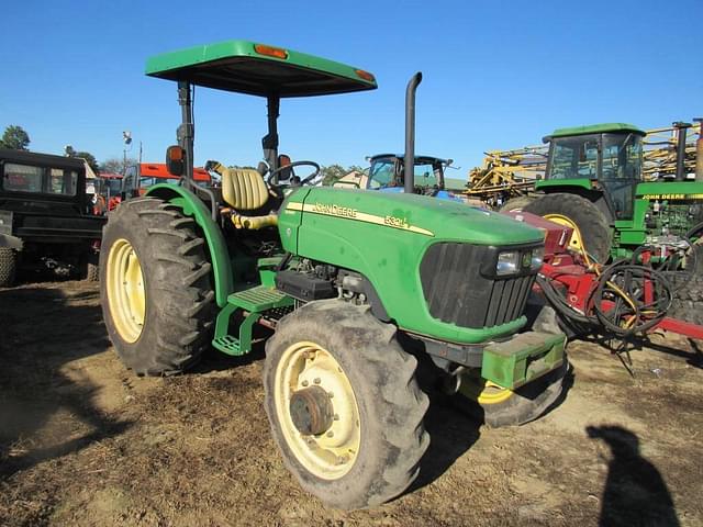 Image of John Deere 5325 equipment image 3