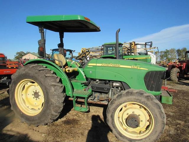 Image of John Deere 5325 equipment image 4