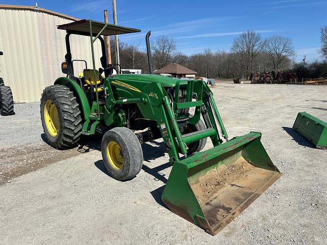 Image of John Deere 5325 equipment image 1