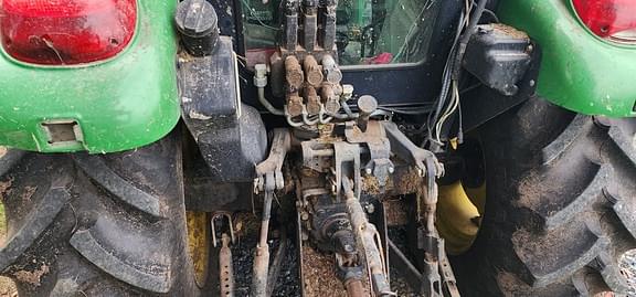 Image of John Deere 5425 equipment image 4