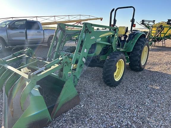 Image of John Deere 5425 equipment image 3