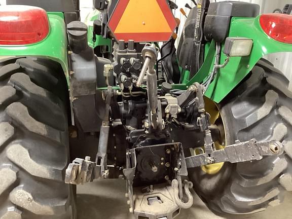 Image of John Deere 5425 equipment image 3