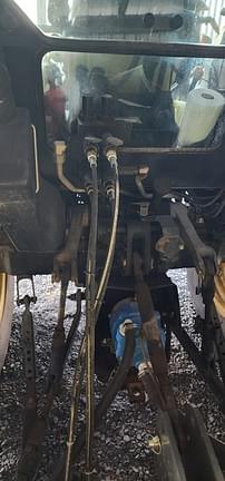 Image of John Deere 5425 equipment image 4