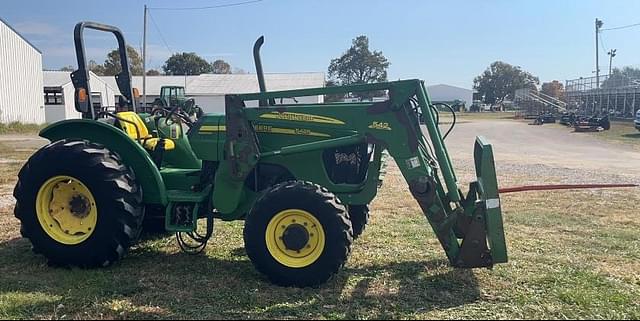 Image of John Deere 5425 equipment image 2