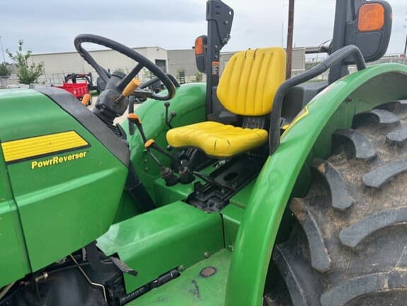 Image of John Deere 5425 equipment image 1