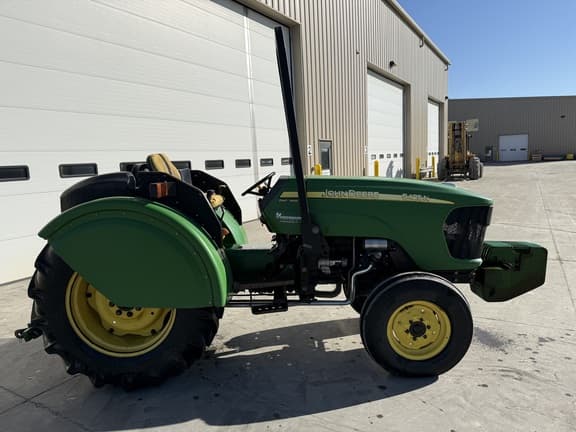 Image of John Deere 5425N equipment image 1