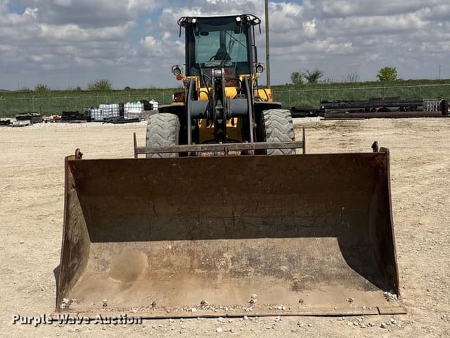 Image of John Deere 544J equipment image 1