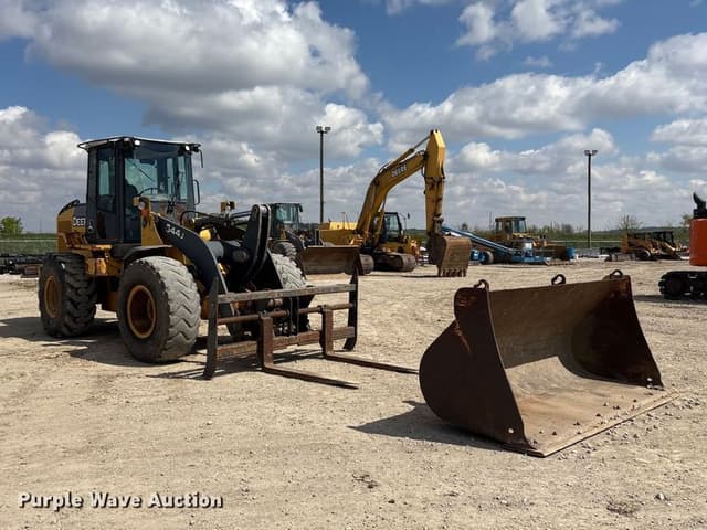Image of John Deere 544J equipment image 2
