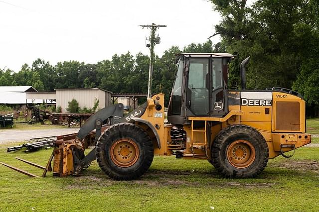 Image of John Deere 544J equipment image 4
