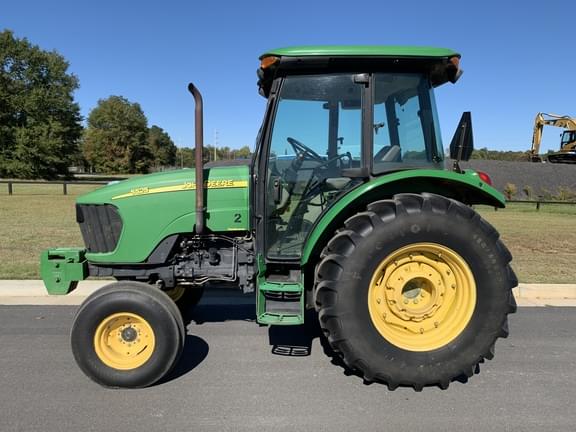 Image of John Deere 5525 equipment image 1