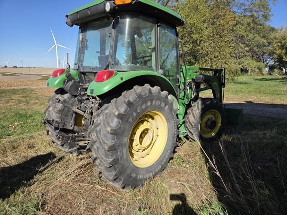 Image of John Deere 5525 equipment image 1
