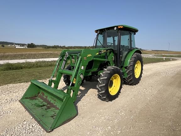 Image of John Deere 5525 equipment image 1