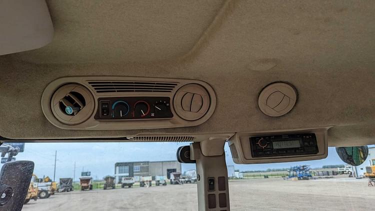 Main image John Deere 5525 10