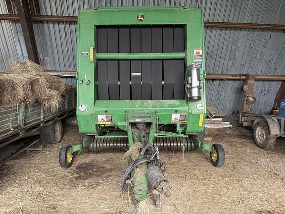 Image of John Deere 567 MegaWide equipment image 1