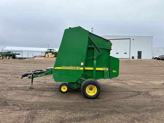 Image of John Deere 567 equipment image 1