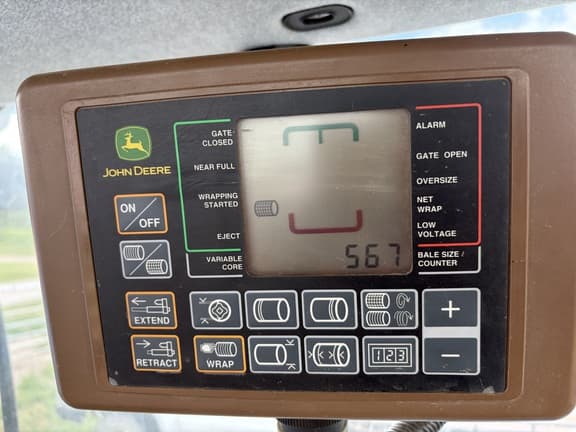 Image of John Deere 567 MegaWide equipment image 3