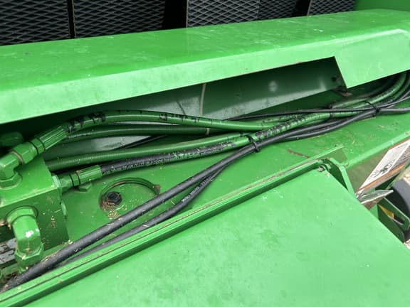 Image of John Deere 567 MegaWide equipment image 4