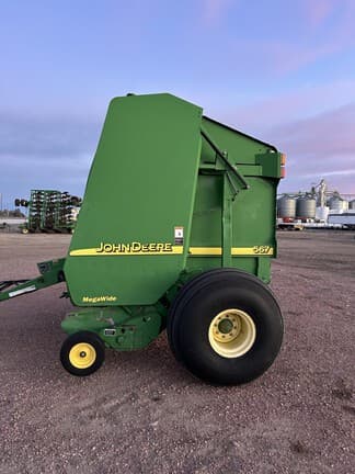 Image of John Deere 567 MegaWide equipment image 4