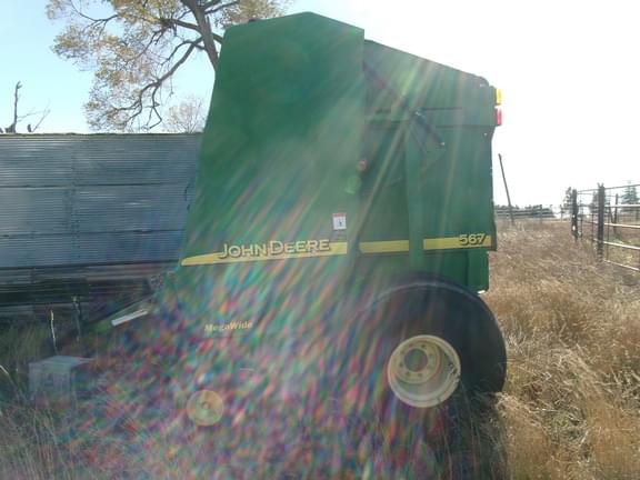 Image of John Deere 567 MegaWide equipment image 2