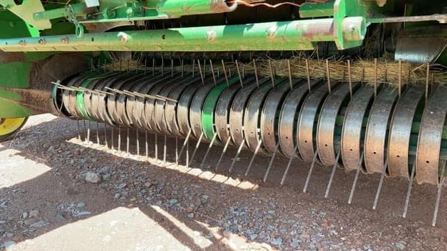 Image of John Deere 567 equipment image 3