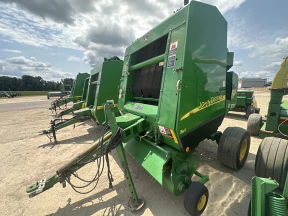 Image of John Deere 582 equipment image 1