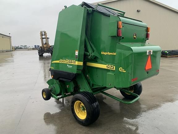 Image of John Deere 582 equipment image 4