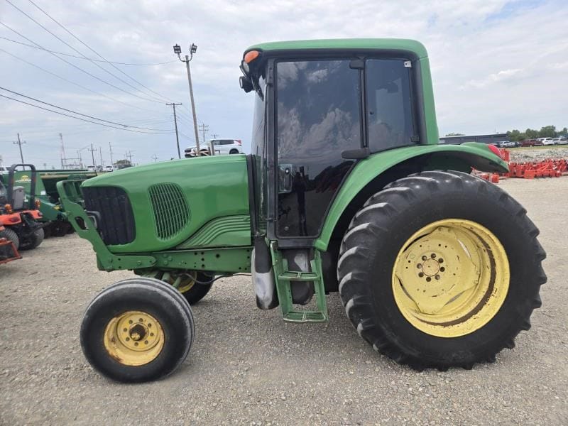 2006 John Deere 6120 Equipment Image0
