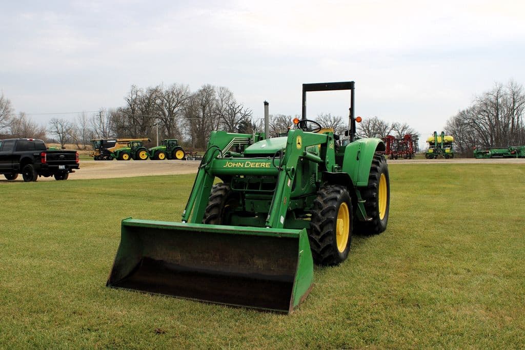 Image of John Deere 6215 Primary image