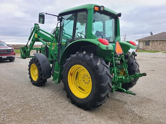 Image of John Deere 6220 equipment image 3