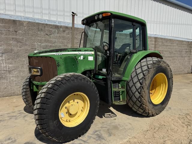 Image of John Deere 6220 equipment image 1