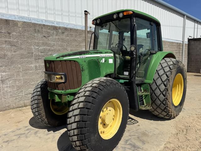 Image of John Deere 6220 equipment image 2