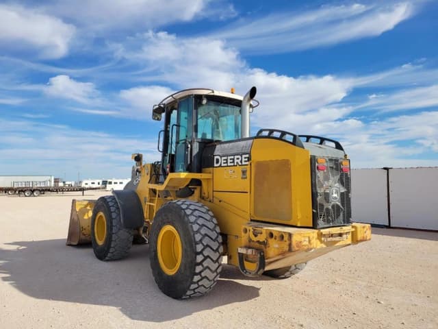 Image of John Deere 624J equipment image 2