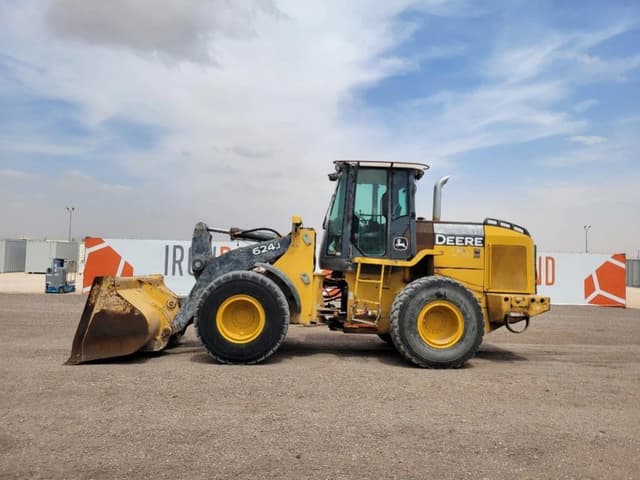 Image of John Deere 624J equipment image 1