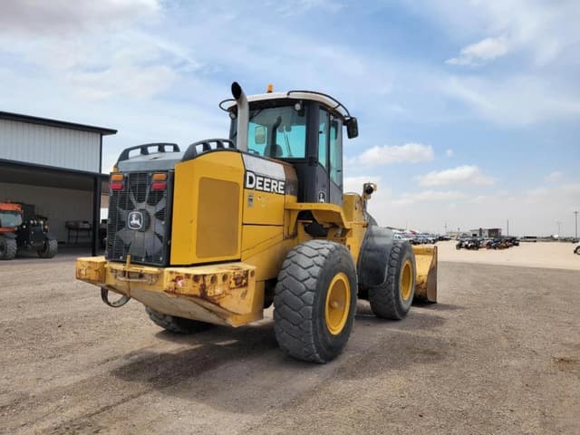 Image of John Deere 624J equipment image 4