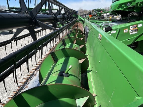 Image of John Deere 625F equipment image 4